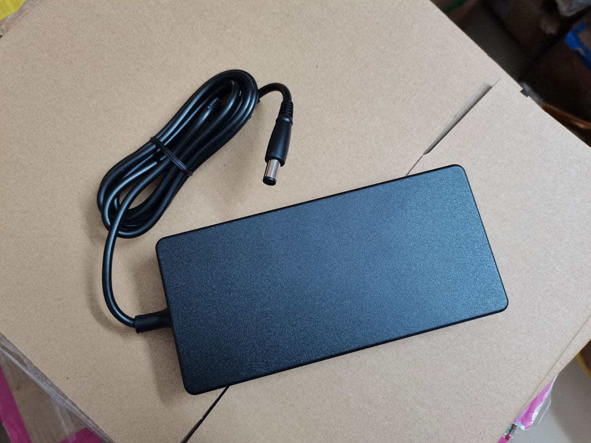 Baru Asli Slim FSP 19.5V 11.79 - Pc Gaming Msi ulasan dan harga
