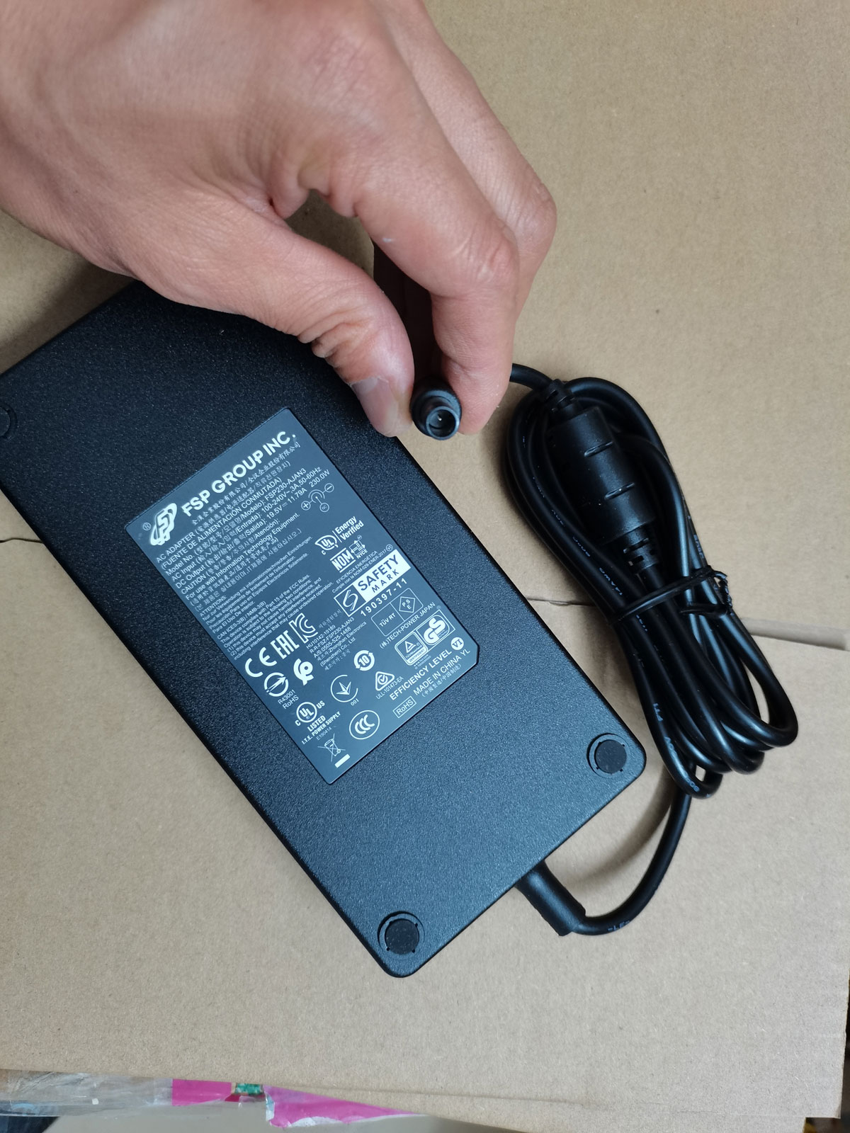 Baru Asli Slim FSP 19.5V 11.79 - Pc Gaming Msi ulasan dan harga