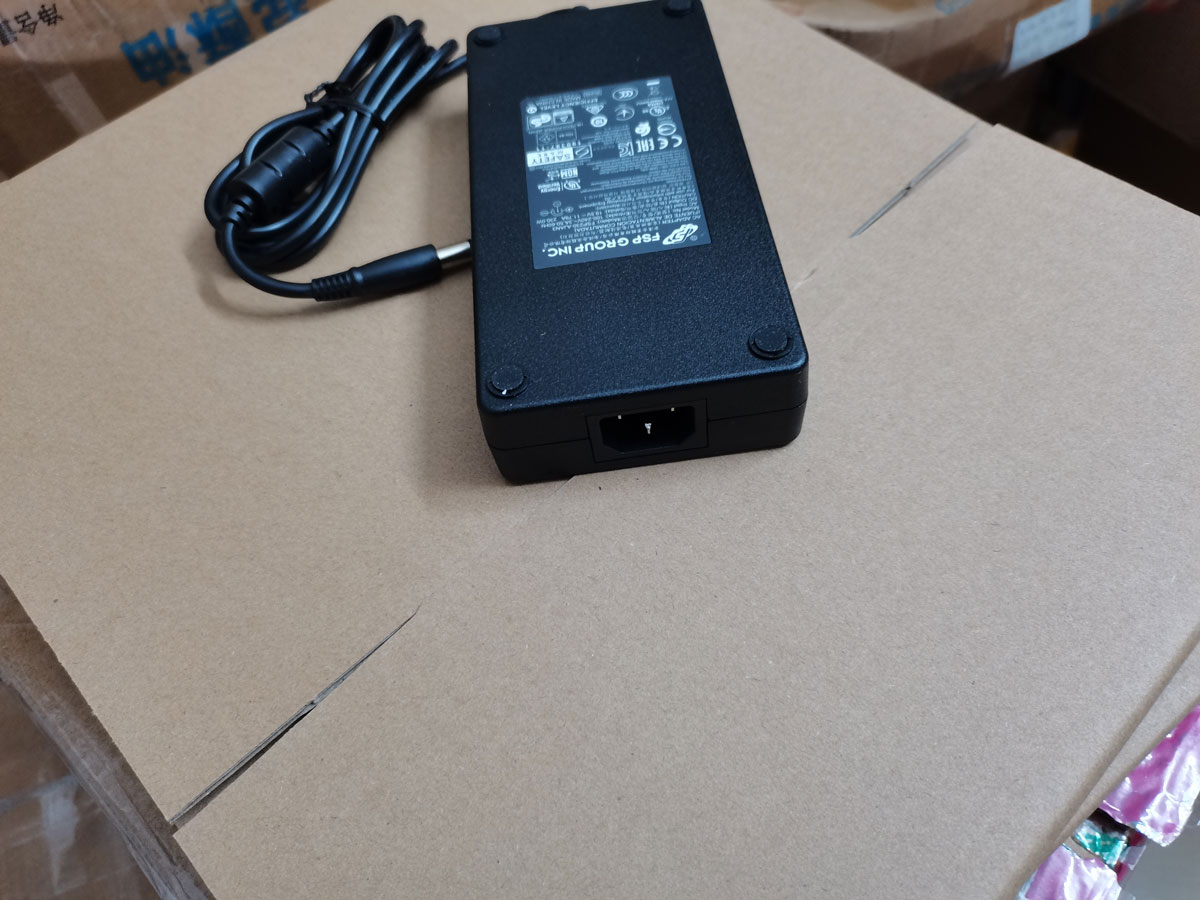 Baru Asli Slim FSP 19.5V 11.79 - Pc Gaming Msi ulasan dan harga