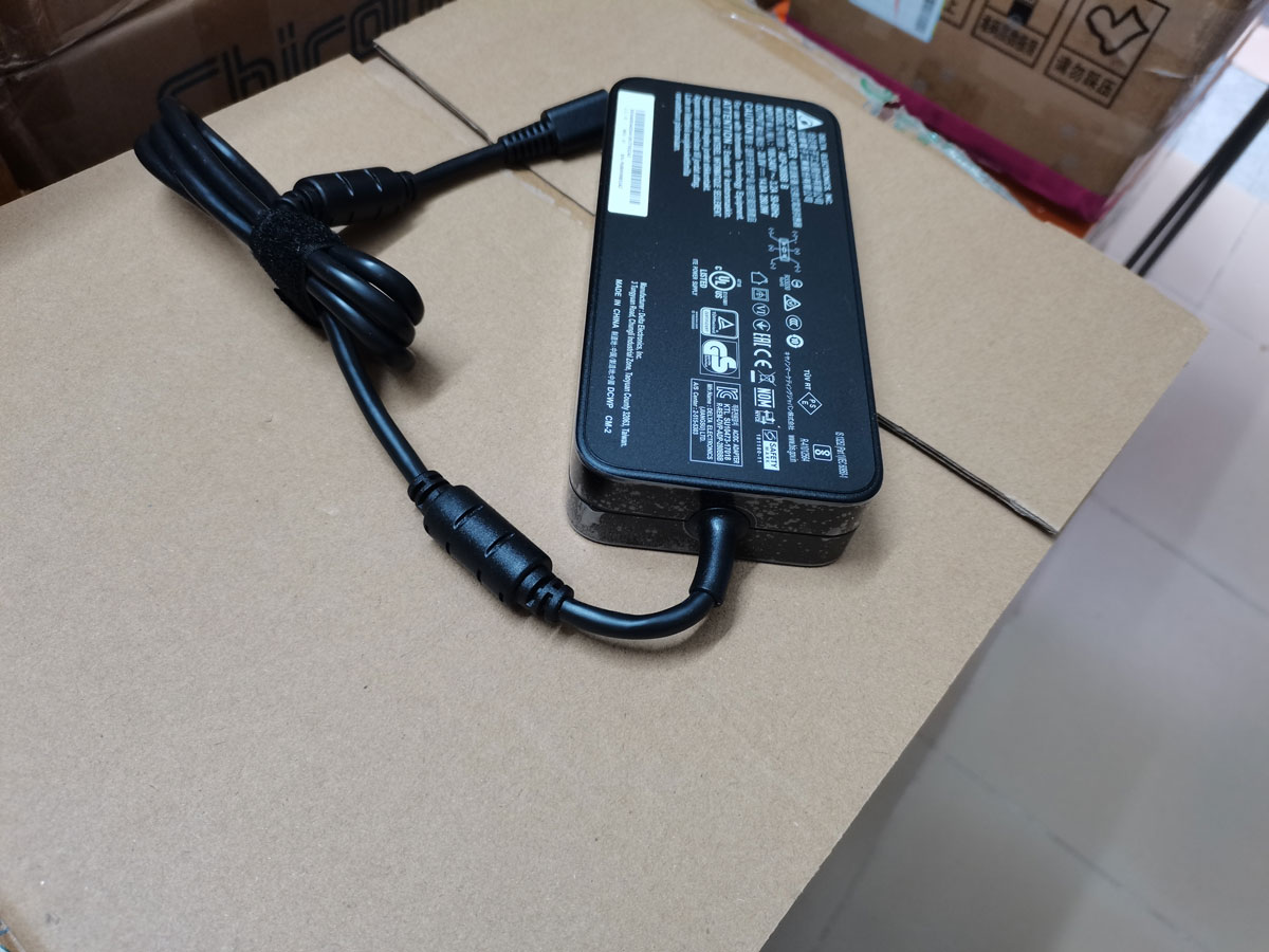 Adaptor AC Delta 20.0V 14.0A 2 - Pc Gaming Msi ulasan dan harga